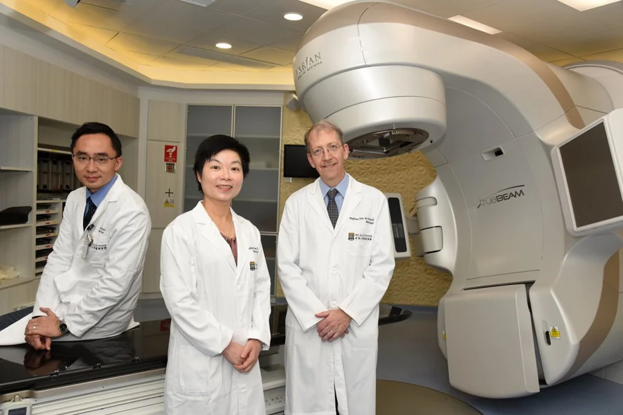 (From left) Dr Victor Lee Ho-fun, Clinical Assistant Professor of Department of Clinical Oncology, Professor Dora Kwong Lai-wan, Clinical Professor of Department of Clinical Oncology and Professor John Malcolm Nicholls, Clinical Professor of Department of Pathology; Li Ka Shing Faculty of Medicine, HKU participated in this clinical study.