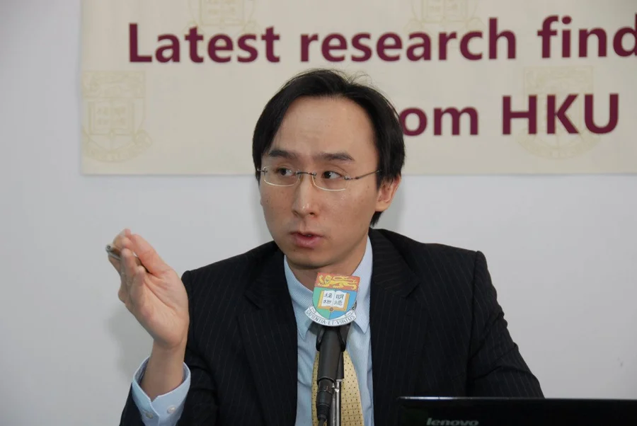 Dr Joseph T Wu, Associate Professor, Public Health Research Centre and School of Public Health, Li Ka Shing Faculty of Medicine, The University of Hong Kong points out that the infection cases swiftly reduced in some mainland cities with emerging H7N9 epidemic after the closure of live poultry market, which found this precautionary measure effective.