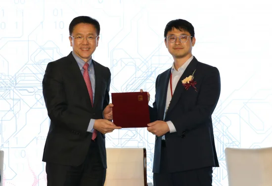 HKU Engineering scholar Dr Can Li receives Croucher Tak Wah Mak Innovation Award