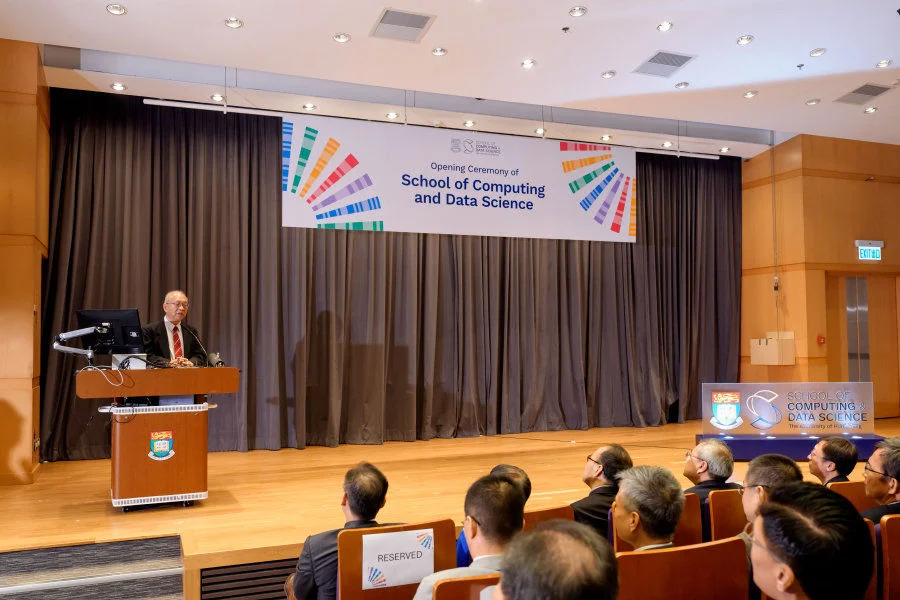 Professor Shing-tung YAU, Dean of Qiuzhen College at Tsinghua University, discussed the development of artificial intelligence.  