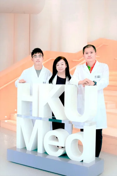 A research team from HKUMed has unveiled a signalling pathway mediated by circulating small extracellular vesicles, which opens up a new therapeutic approach for liver cancer. The research team members include: (from left) Samuel Wong Wan-ki, Professor Judy Yam Wai-ping and Dr Tey Sze-keong.  