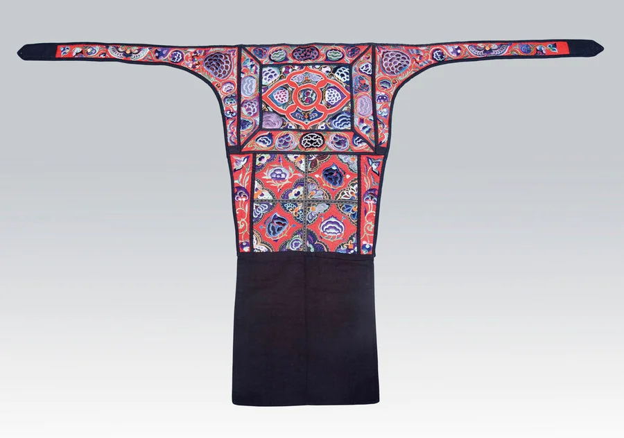 Baby carrier embroidered with pomegranate and butterfly motifs Miao ethnic minority Guizhou province Republican era Dimension: 103 x 107 cm (Collection of Mei-Yi LEE)