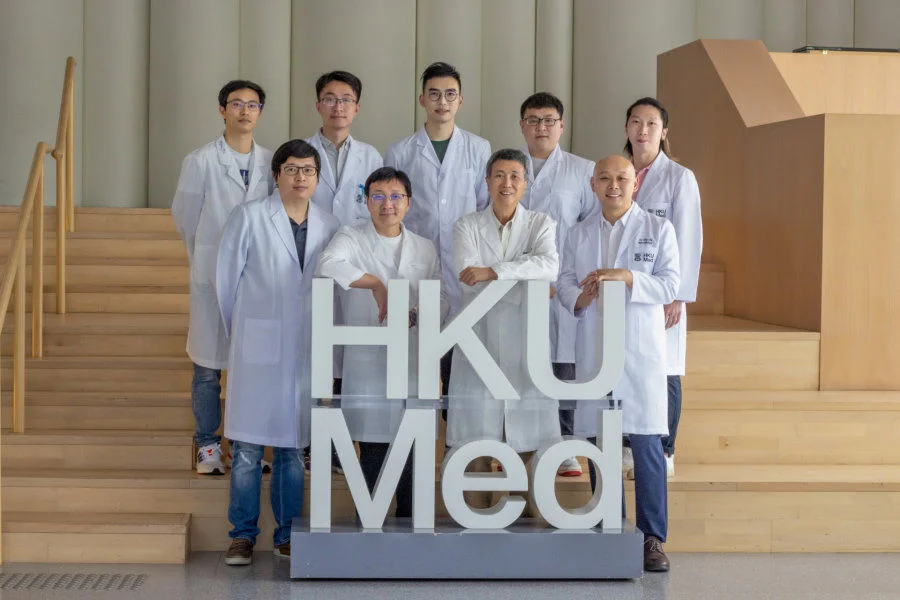 Led by Professor Huang Jiandong, Chair Professor of Synthetic Biology, School of Biomedical Sciences, HKUMed (front row, second right), the research team has developed a novel method for dynamic vaccine updates to combat the ever-changing SARS-CoV-2 virus.  