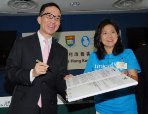 HKU announces a “Children of 1997” cohort study
showing breastfeeding’s impact on Hong Kong’s public health
Baby Friendly Action Joint Declaration signed on site 
to urge for immediate implementation of the HK Code