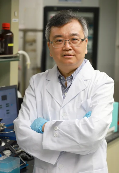 Professor Tong Zhang of the Department of Civil Engineering, Faculty of Engineering of HKU, is one of the world-renowned experts in the field of environmental microbiology and public health related wastewater microbiology.  