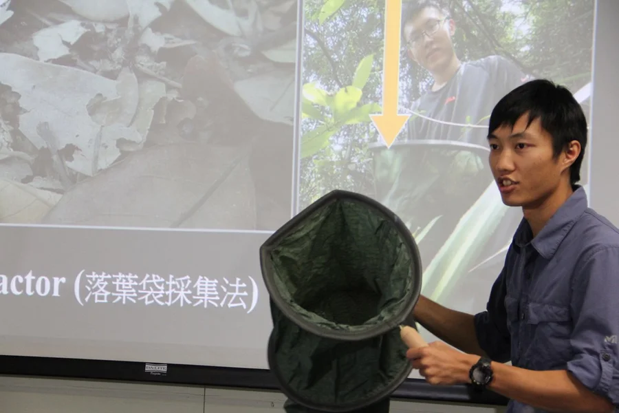 Mr Roger Lee, PhD student at the HKU Insect Biodiversity and Biogeography Laboratory elaborating the means collecting ants with winkler extractor.