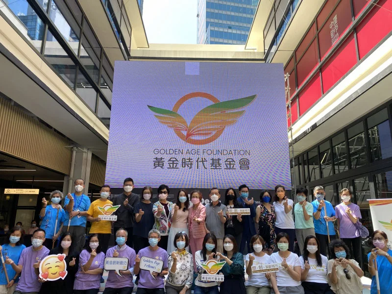 Group photo of the research teams and guests from different sectors.  