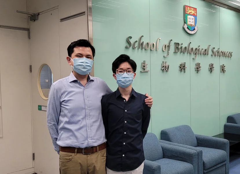 Assistant Professor Dr Jimmy Chun Yu LOUIE(on the left), and BSc graduate Mr Billy Yin Sing O from Research Division for Molecular & Cell Biology from HKU Science.  
