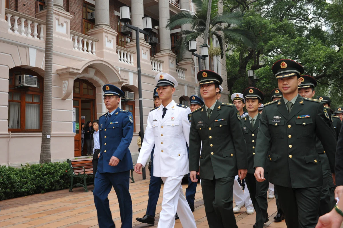 HKU members met People’s Liberation Army (PLA) Hong Kong during campus visit