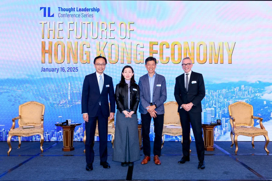 (From left) Professor Patrick NIP, GBS, JP, Adjunct Professor, Department of Politics and Public Administration of The University of Hong Kong, Dr. Wendy HONG Wen, Incumbent Member of the 7th Legislative Council of the HKSAR, Professor Terry LUM, Professor / Henry G. Leong Professor in Social Work and Social Administration of The University of Hong Kong, and Mr. Paul McCOMB, Executive Director, The British Chamber of Commerce in Hong Kong, engaged in a panel discussion.