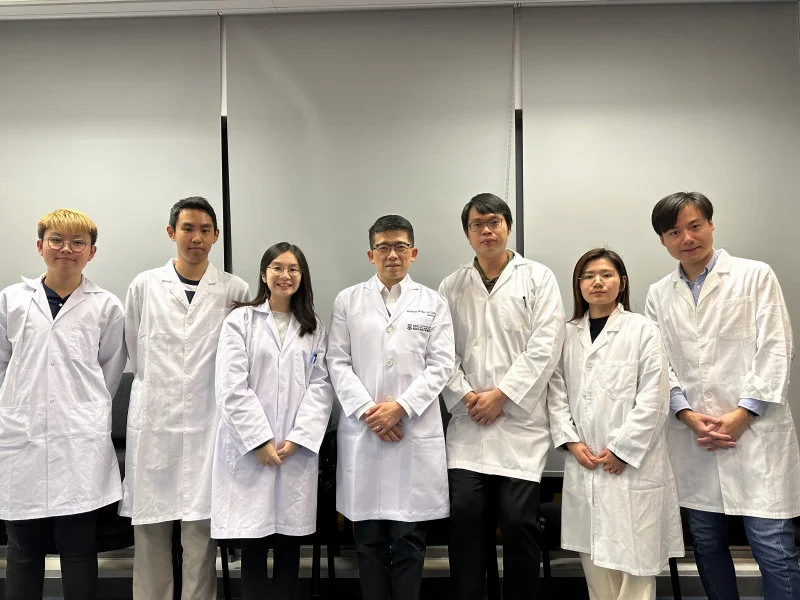 Led by Professor Anskar Leung Yu-hung (centre), HKUMed’s Department of Medicine, School of Clinical Medicine, the research team has identified PLK4 as a novel therapeutic target for acute myeloid leukaemia carrying the TP53 mutation.