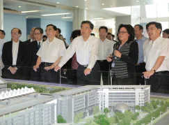 Guangdong Party Secretary Wang Yang leads delegation to visit HKU-Shenzhen Hospital
