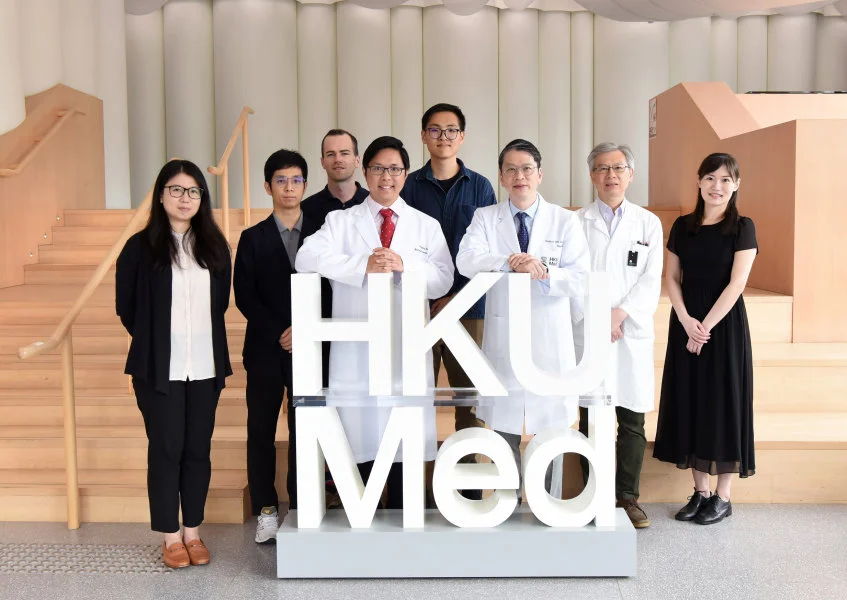 A research team from HKUMed finds global prevalence of H. pylori infection steadily declining over 40 years and combination of antibiotics in treating H. pylori could alter the virus community in the gut. The research team members include: (from left) Dr Kathy Leung Sze-man, Dr Horace Choi Cheuk-wai, Dr Daniel Morgan, Dr Joshua Ho Wing-kei, Li Yunhao, Professor Leung Wai-keung, Lau Kam-shing and Jiang Fang.  