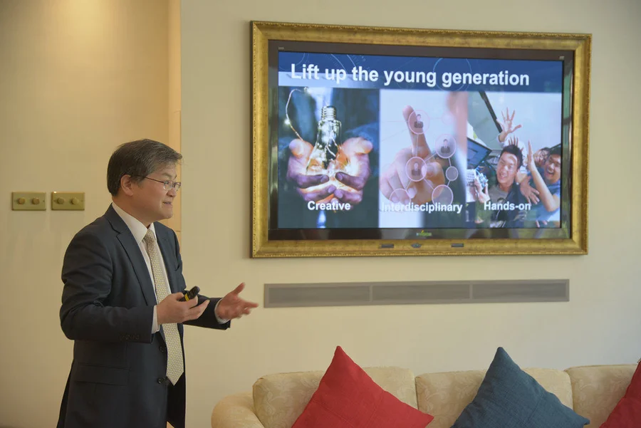 Professor Norman Tien, Dean of Engineering, presented the vision and missions of Tam Wing Fan Innovation Wing.