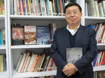HKU historian Professor Xu Guoqi awarded prestigious Shigemitsu Fellowship