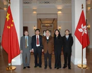 HKU Professor CM Che Meeting Chief Executive Donald Tsang Yam-kuen in the Government House