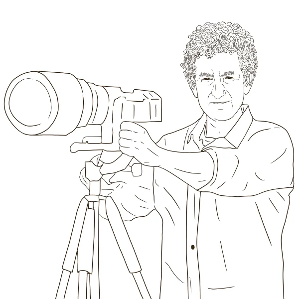 Highlighted Stories of Contemporary Amateur Naturalists

Robert Ferguson has always been attracted to Hong Kong’s rich biodiversity
©Lung    Fu   Shan   Environmental   Education Centre

Former journalist  Robert Ferguson has always been attracted to Hong Kong’s rich biodiversity: “England has only four snake species, and Hong Kong has 53!” Hoping to document Hong Kong’s wild animals, he decided to embark on a journey in wildlife photography.

Robert launched his website WildCreatures Hong Kong, where he shares photographic records and insights on an ecological finding daily. Through sharing his work, Robert’s aim is to educate the public on Hong Kong’s biodiversity while encouraging his audience to find and observe species in the wild. Be it an article, his website or his recently published booklet WildCreatures in Hong Kong (Volume I), Robert insists  on having all materials translated  into Chinese to promote local ecology to Hong Kongers in their native tongue.