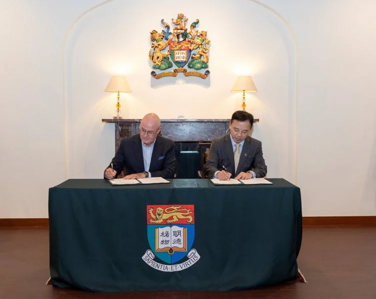 Signing ceremony (from left): Mr Derek Gobel, Director, Tigillus Foundation Limited and Professor Xiang Zhang, President and Vice-Chancellor, HKU