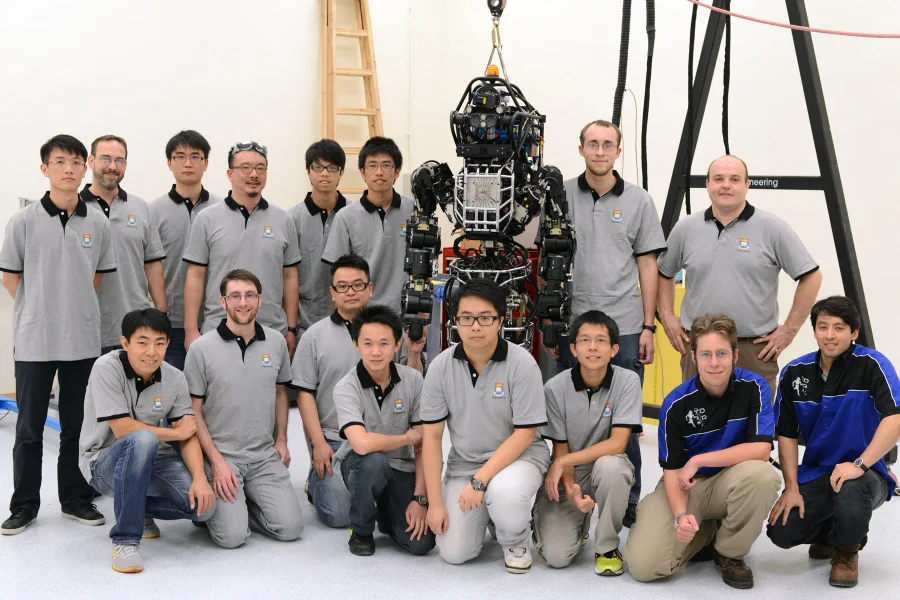 HKU Faculty of Engineering humanoid robot “Atlas” to meet the media 15 Oct 2013