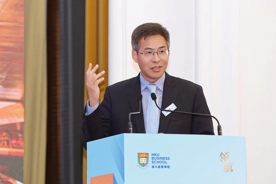 Mr. Bin QI, Executive Vice President and Deputy Chief Investment Officer of China Investment Corporation, delivers a keynote speech.  