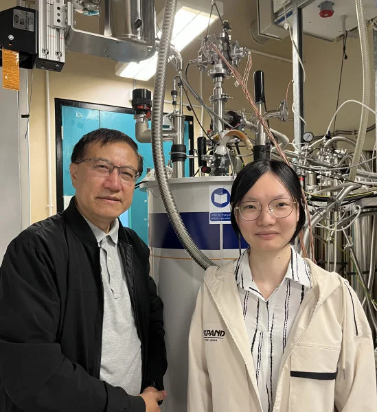 Professor Ning Wang and Dr Meizhen Huang from the Department of Physics at HKUST.  