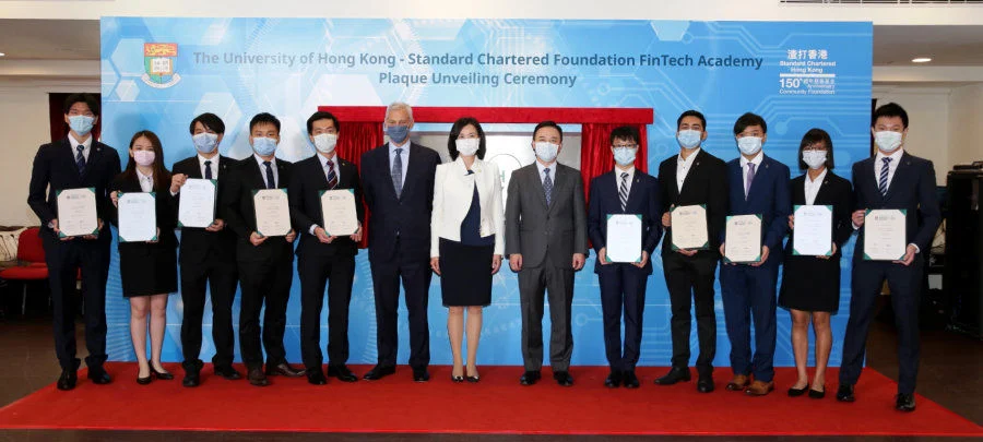 The co-chairs of the HKU-SCF FinTech Academy, Professor Xiang Zhang and Ms. Mary Huen, Mr. Bill Winters, Group CEO of Standard Chartered, and the 2020-21 scholarship recipients.  