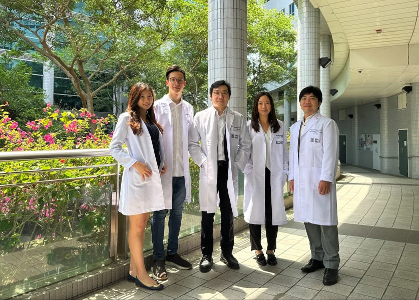 The lead researcher from HKUMed, Dr Chang Wing-chung (centre), highlights that the study reinforces the therapeutic value of lithium, showing its safe use in managing bipolar disorder with proper monitoring.  