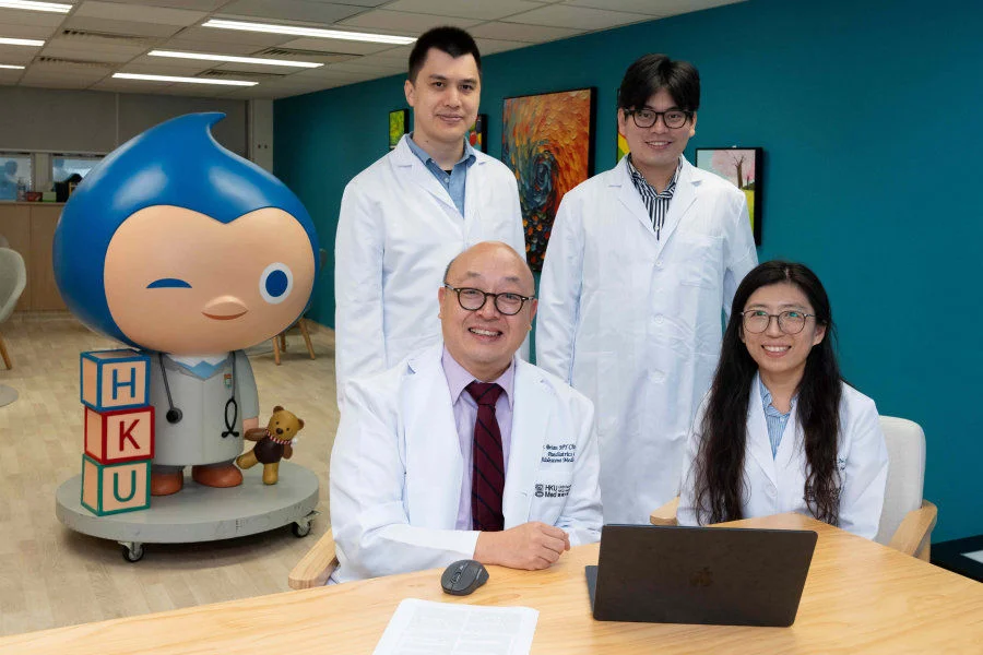 Dr Brian Chung Hon-yin (front left) stated that the long-term epigenetic markers resulting from childhood maltreatment (CM) are near genes associated with neurodegenerative diseases, and may be difficult to reverse. Therefore, preventing CM remains the most fundamental strategy for protecting children.  