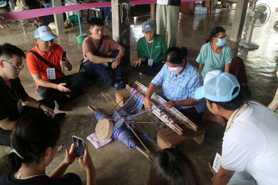 The delegation visits Thaiberng Folk Museum to learn about the safeguarding of rural folk culture