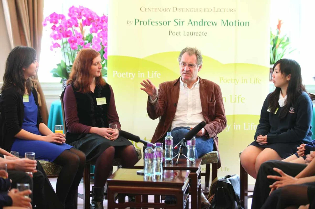 Lunch with a Laureate Professor Sir Andrew Motion joined students from secondary schools and HKU in a lunchtime dialogue