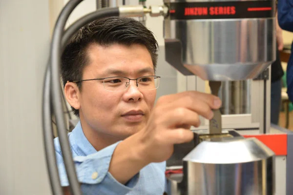 HKU Mechanical Engineering research team achieves breakthrough in
super lightweight automobile steels for next generation low emission automobiles