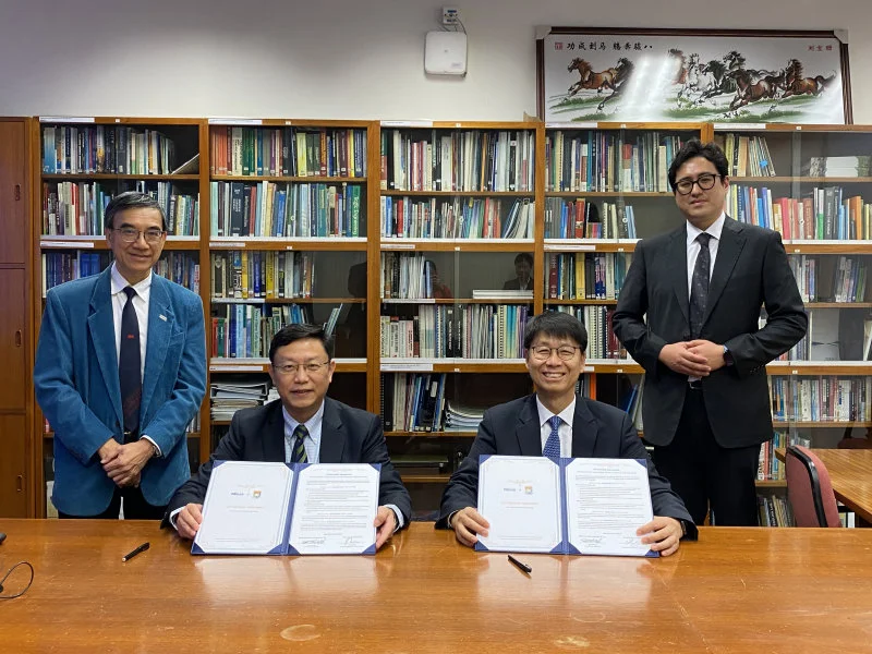 Under the witness of Professor Francis T.K. Au, Honorary Professor (back row, left) and Mr Kim, Kounghwan, Project Manager (back row, right), Professor Wei Pan, Head of Department of Civil Engineering (front row, left) and Dr Jeong, Suntae, President of MIDAS (front row, right) signed the Partnership Agreement.  