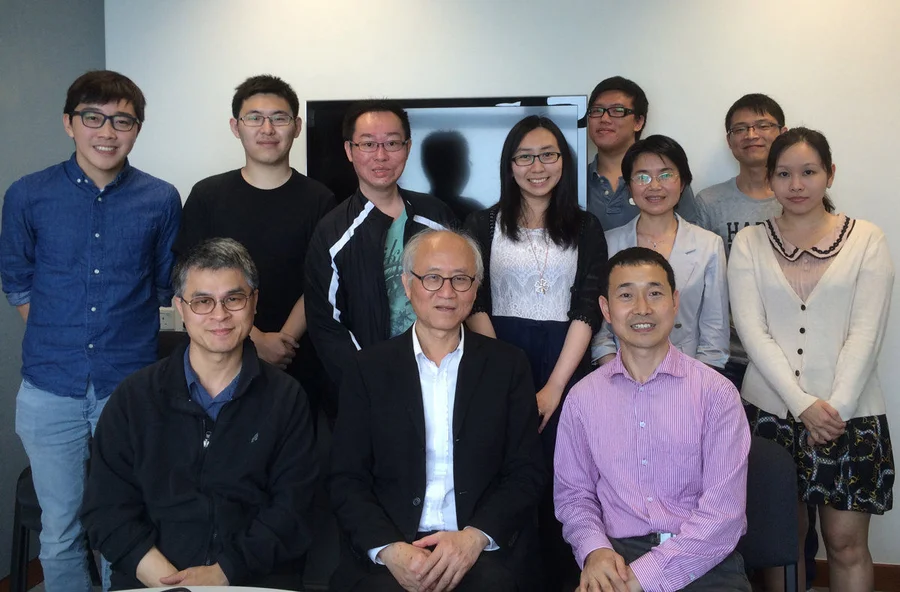 Dr Wong Chit-ming, Associate Professor of the School of Public Health, Li Ka Shing Faculty of Medicine, The University of Hong Kong, who led the study, takes a group photo with Dr Thach Thuan-quoc, Scientific Officer, Dr Tian Linwei, Associate Professor of the School and the research team.