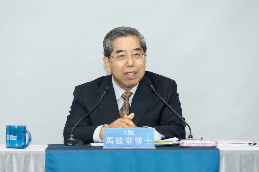 3. Dr Jiantang Ma, Standing Committee Member and Deputy Director of the Economic Affairs Committee of the Chinese People's Political Consultative Conference, former Party Secretary and Vice President of the Development Research Center of the State Council, and former Director of the National Bureau of Statistics delivers a keynote speech.