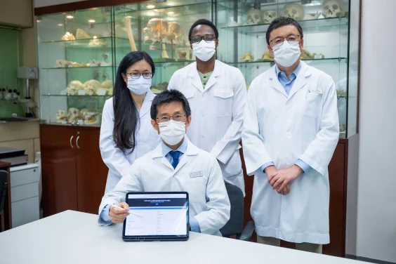 HKU maxillofacial surgeons develop AI-based web tool 
for prediction of patients’ oral cancer risk
