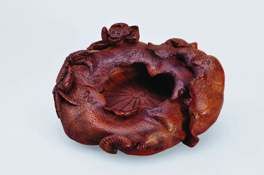 Brush washer China, Qing dynasty Late 17th or 18th century Bamboo root 5 x 15 cm © Sanyu Tang Collection