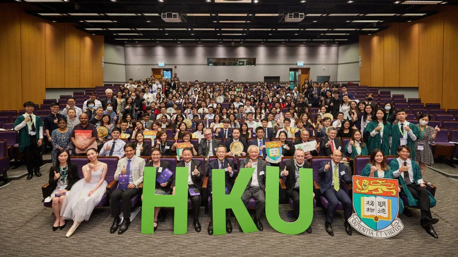 The presence of HKU staff, students and family members in the Recognition Ceremony signifies the communal achievement between HKU students and their supporters who have been standing by them throughout their learning journey.  