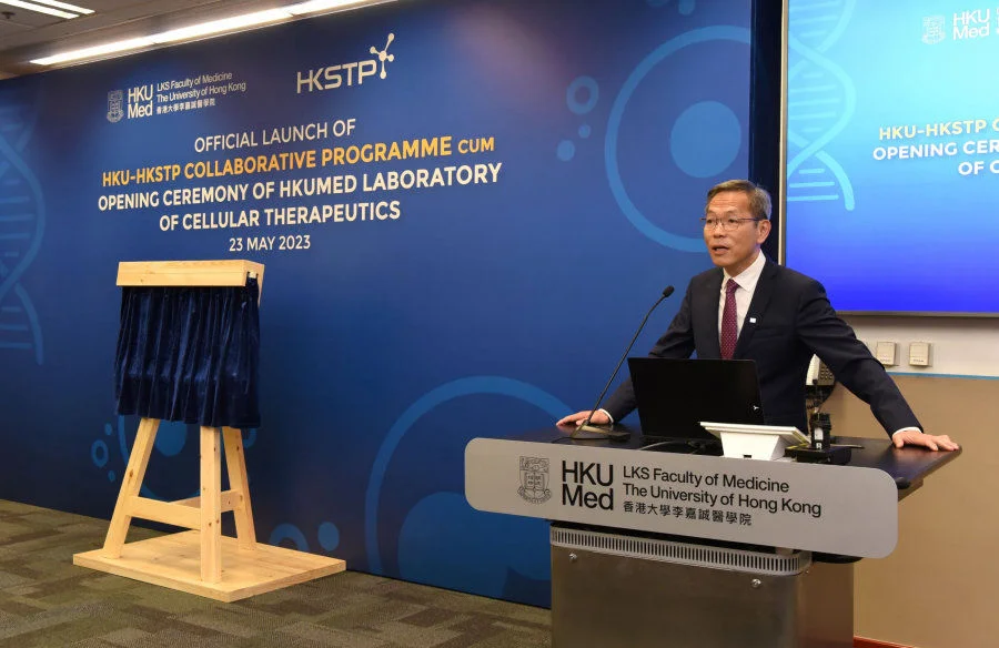 Professor Chak-sing Lau, Dean of Medicine of HKU, remarked that the Lab is Hong Kong’s first GMP multi-products facility with approval in principle from the Department of Health for an ATP manufacturing license.  