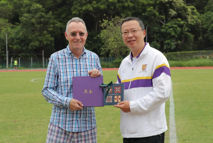 Professor Ian Holliday (right), Vice-President and Pro-Vice-Chancellor (Teaching and Learning) of HKU, and Professor Anthony T.C. Chan, Pro-Vice-Chancellor and Vice-President (Alumni Relations & Advancement) of CUHK, officiated at the kick-off ceremony.