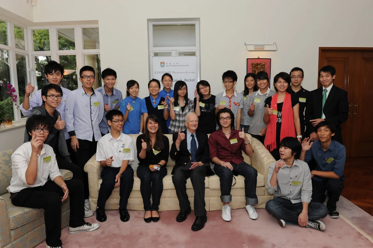 "Lunch with a Nobel Laureate": Professor Gary S Becker joined students from secondary schools and HKU in a lunchtime dialogue