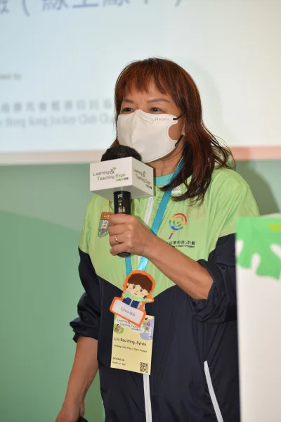 Dr Sylvia Liu, the Project Director of the Jockey Club “Play n Gain” Project, CAISE, Faculty of Education, The University of Hong Kong gives a speech at the seminar on early childhood education. The title is “A Whole-School Approach of Implementing Play Education in Kindergartens (Online and Offline) O2O²”.  