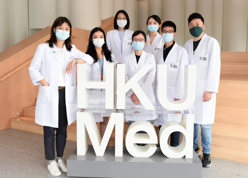 HKUMed researchers unveil a novel molecular mechanism underlying liver cancer drug resistance and tumour recurrence. The research team includes (front row from left): Dr Stephanie Ma, Associate Professor of the School of Biomedical Sciences, HKUMed, PhD student Ms Jane Loong Ho-chun, Dr Zhou Lei, Dr Wong Tin-lok, Dr Ng Kai-yu; (back row from left)  Dr Tong Man and Ms Yu Huajian.  