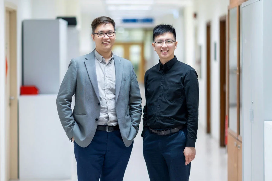 Dr Walter Yu-Hang Lam (left), the study’s leading HKU researcher and co-investigator Dr Reinhard Chun-Wang Chau  