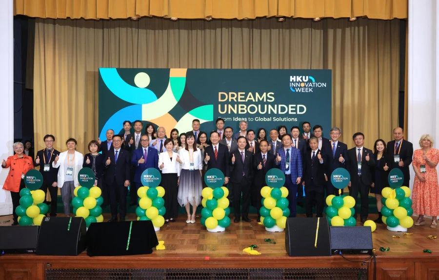 The ceremony was officiated by Prof Xiang Zhang, President of HKU; Ms Lillian Cheong, Under Secretary to Innovation, Technology and Industry; Dr Peter T.S. Wong, Chairman of HKU Council; Ms Clara Chan, Chief Executive Officer of The Hong Kong Investment Corporation Limited; and Prof Max Shen, Vice-President (Research) of HKU. 